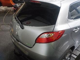 Mazda 2 2 (DE) Hatchback 1.3 16V MZR (ZJ46) [62kW]  (01-2010/06-2015) picture 4