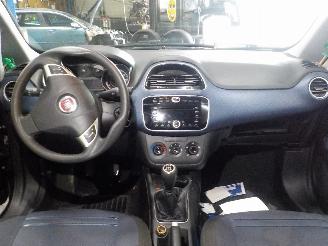 Fiat Punto Punto Evo (199) Hatchback 1.3 JTD Multijet 85 16V (199.B.4000(Euro 5))=
 [62kW]  (10-2009/02-2012) picture 6
