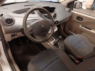 Renault Twingo Twingo II (CN) Hatchback 3-drs 1.2 (D7F-800(Euro 4)) [43kW]  (03-2007/=
09-2014) picture 12