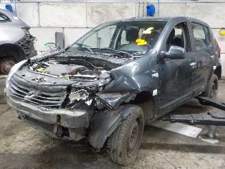 rozbiórka samochody osobowe Dacia Sandero Sandero Hatchback 1.2 16V (D4F-732) [55kW]  (11-2008/...) 2010/2