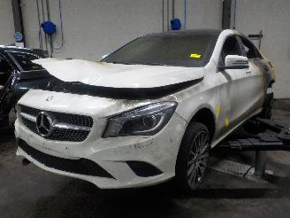 Dezmembrări autoturisme Mercedes Cla-klasse CLA (117.3) Sedan 1.6 CLA-200 16V (M270.910) [115kW]  (01-2013/03-2019=
) 2013/9
