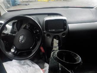 Toyota Aygo Aygo (B40) Hatchback 1.0 12V VVT-i (1KR-FE) [51kW]  (05-2014/06-2018) picture 5