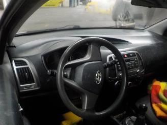 Hyundai I-20 i20 Hatchback 1.2i 16V (G4LA) [63kW]  (03-2012/12-2015) picture 5