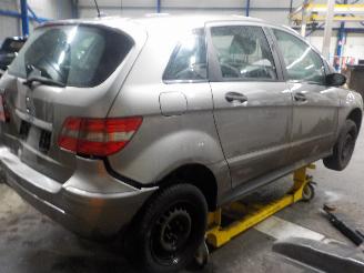 Mercedes B-klasse B (W245) Hatchback 1.5 B-150 16V (M266.920) [70kW]  (03-2005/11-2011) picture 3