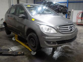 Mercedes B-klasse B (W245) Hatchback 1.5 B-150 16V (M266.920) [70kW]  (03-2005/11-2011) picture 2