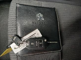 Peugeot 508 508 SW (8E/8U) Combi 1.6 THP 16V (EP6CDT(5FV)) [115kW]  (11-2010/12-20=
18) picture 24