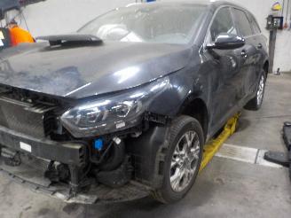 Autoverwertung Kia Cee d Ceed Sportswagon (CDF) Combi 5-drs 1.0i T-GDi 12V (G3LE) [88kW]  (05-2=
018/...) 2022/0
