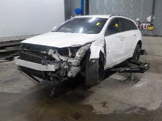 Salvage car Opel Insignia Insignia Sports Tourer Combi 2.8 V6 Turbo 24V 4x4 OPC (B28NER) [239kW]=
  (07-2009/03-2017) 2010/4