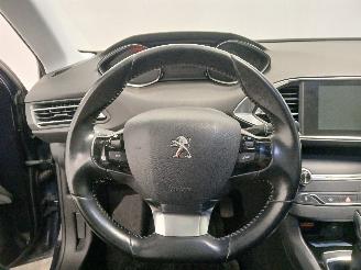 Peugeot 308 308 SW (L4/L9/LC/LJ/LR) Combi 5-drs 1.2 12V e-THP PureTech 130 (EB2DTS=
(HNY)) [96kW]  (03-2014/06-2021) picture 19