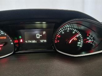 Peugeot 308 308 SW (L4/L9/LC/LJ/LR) Combi 5-drs 1.2 12V e-THP PureTech 130 (EB2DTS=
(HNY)) [96kW]  (03-2014/06-2021) picture 24