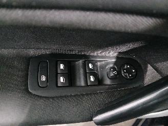 Peugeot 308 308 SW (L4/L9/LC/LJ/LR) Combi 5-drs 1.2 12V e-THP PureTech 130 (EB2DTS=
(HNY)) [96kW]  (03-2014/06-2021) picture 12