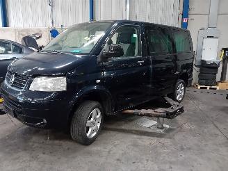Salvage car Volkswagen Multivan Multivan T5 (7E/7HC/7HF/7HM) MPV 2.5 TDi (BNZ) [96kW]  (04-2003/11-200=
9) 2007
