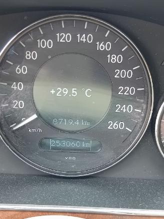 Mercedes CLS CLS (C219) Sedan 350 CGI 3.5 V6 24V (M272.985) [215kW]  (04-2006/12-20=
10) picture 2