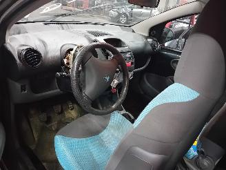 Peugeot 107 107 Hatchback 1.0 12V (384F(1KR)) [50kW]  (06-2005/05-2014) picture 5