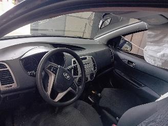 Hyundai I-20 i20 Hatchback 1.2i 16V (G4LA) [57kW]  (09-2008/12-2012) picture 5