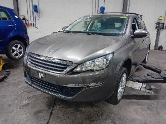 Dezmembrări autoturisme Peugeot 308 308 (L3/L8/LB/LH/LP) Hatchback 5-drs 1.2 12V VTi PureTech 82 (EB2F(HMZ=
)) [60kW]  (09-2013/06-2021) 2015