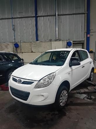 demontáž osobní automobily Hyundai I-20 i20 Hatchback 1.2i 16V (G4LA) [57kW]  (09-2008/12-2012) 2010/0