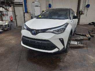 Voiture accidenté Toyota C-HR C-HR (X1,X5) SUV 2.0 16V Hybrid (M20AFXS) [112kW]  (10-2019/...) 2021