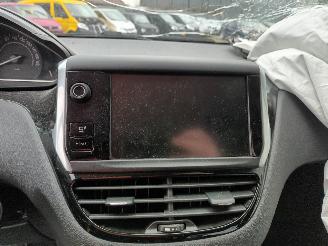 Peugeot 208 208 I (CA/CC/CK/CL) Hatchback 1.2 Vti 12V PureTech 82 (EB2F(HMZ)) [60k=
W]  (03-2012/12-2019) picture 13