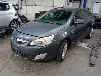 Salvage car Opel Astra Astra J Sports Tourer (PD8/PE8/PF8) Combi 1.4 Turbo 16V (A14NEL/B14NEL=
) [88kW]  (10-2010/04-2016) 2011/3
