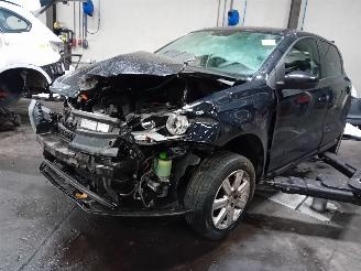uszkodzony samochody osobowe Volkswagen Polo Polo V (6R) Hatchback 1.2 TSI (CBZC(Euro 5)) [66kW]  (05-2011/05-2014)= 2013/1