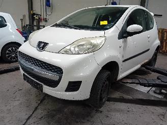 demontáž osobní automobily Peugeot 107 107 Hatchback 1.0 12V (384F(1KR)) [50kW]  (06-2005/05-2014) 2012/1