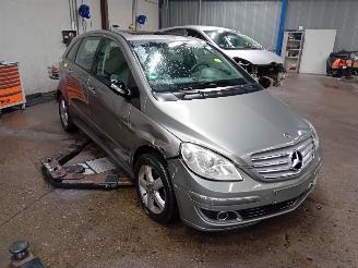 Mercedes B-klasse B (W245) Hatchback 2.0 B-180 CDI 16V (OM640.940(Euro 4)) [80kW]  (03-2=
005/11-2011) picture 2