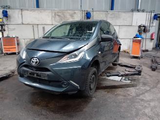 Dezmembrări autoturisme Toyota Aygo Aygo (B40) Hatchback 1.0 12V VVT-i (1KR-FE) [51kW]  (05-2014/06-2018) 2016/2
