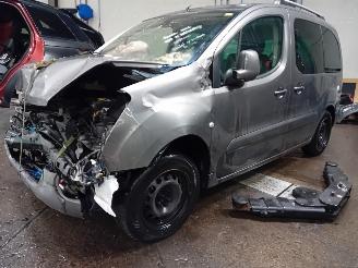 Auto da rottamare Peugeot Partner Partner Tepee (7A/B/C/D/E/F/G/J/P/S) MPV 1.6 16V Phase 1 (TU5JP4(NFU))=
 [80kW]  (04-2008/02-2012) 2009/7