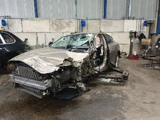 Salvage car Jaguar XE XE Sedan 2.0 D E-Performance 16V (204DTD(AJ20D4)) [120kW]  (03-2015/..=
=2E) 2016/4