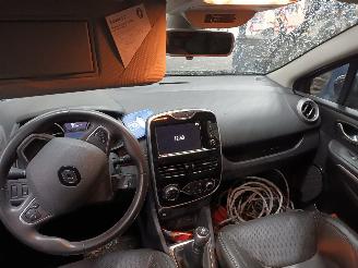 Renault Clio Clio IV Estate/Grandtour (7R) Combi 5-drs 0.9 Energy TCE 90 12V (H4B-4=
08(H4B-B4)) [66kW]  (01-2013/08-2021) picture 5