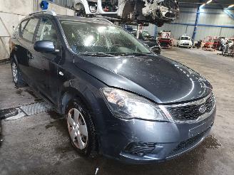 Kia Cee d Cee'd Sporty Wagon (EDF) Combi 1.4 16V (G4FAI) [80kW]  (09-2009/12-201=
2) picture 2