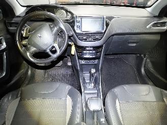 Peugeot 2008 2008 (CU) MPV 1.2 Vti 12V PureTech 82 (EB2F(HMZ)) [60kW]  (03-2013/12-=
2018) picture 5