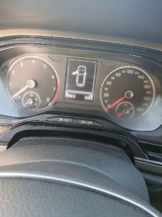 Volkswagen Polo Polo VI (AW1) Hatchback 5-drs 1.0 TSI 12V (DKLA) [70kW]  (06-2017/...)= picture 2