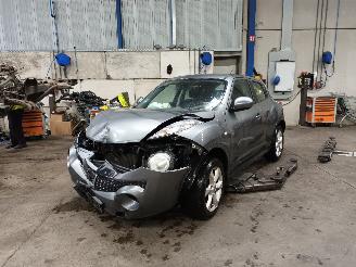 Salvage car Nissan Juke Juke (F15) SUV 1.6 16V (HR16DE) [86kW]  (06-2010/12-2019) 2010/11