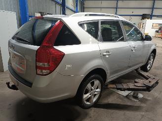 Kia Cee d Cee'd Sporty Wagon (EDF) Combi 1.6 CVVT 16V (G4FC4I) [93kW]  (09-2007/=
12-2012) picture 3
