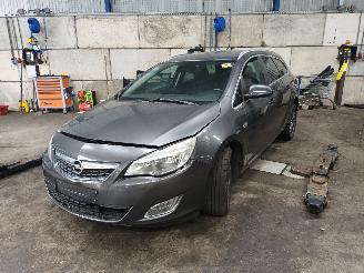 Salvage car Opel Astra Astra J Sports Tourer (PD8/PE8/PF8) Combi 1.4 Turbo 16V (A14NET(Euro 5=
)) [88kW]  (10-2010/04-2016) 2011/3