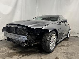 Vaurioauto  passenger cars Jaguar XE XE Sedan 2.0 D E-Performance 16V (204DTD(AJ20D4)) [120kW]  (03-2015/..=
=2E) 2015/6
