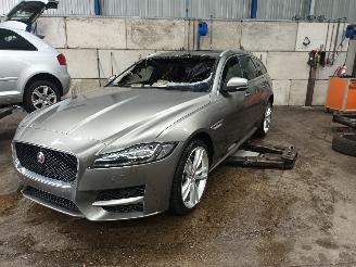 Coche siniestrado Jaguar XF XF Sportbrake Combi 2.0 D 25d 16V AWD (204DTA(AJ20D4)) [177kW]  (07-20=
17/...) 2017/9
