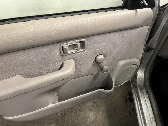 Nissan Micra Micra (K11) Hatchback 1.4 16V (CGA3DE) [60kW]  (09-2000/02-2003) picture 16