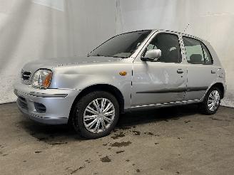 Nissan Micra Micra (K11) Hatchback 1.4 16V (CGA3DE) [60kW]  (09-2000/02-2003) picture 2