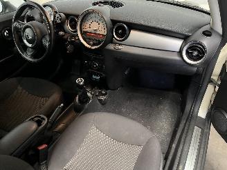 Mini Mini Mini (R56) Hatchback 1.6 16V One (N16-B16A) [55kW]  (03-2010/11-2013) picture 12