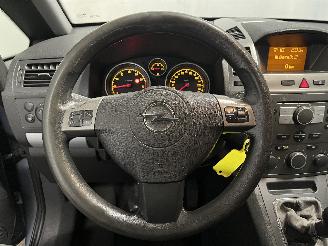 Opel Zafira Zafira (M75) MPV 1.6 16V (Z16XEP(Euro 4)) [77kW]  (07-2005/09-2012) picture 18