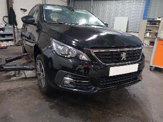 Peugeot 308 308 (L3/L8/LB/LH/LP) Hatchback 5-drs 1.2 12V e-THP PureTech 110 (EB2AD=
T(HNP)) [81kW]  (01-2018/06-2021) picture 2