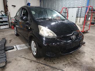 Toyota Aygo Aygo (B10) Hatchback 1.0 12V VVT-i (1KR-FE) [50kW]  (07-2005/05-2014) picture 2