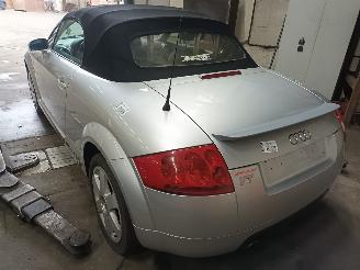 Audi TT TT (8N3) Coupé 1.8 20V Turbo (APP) [132kW]  (05-1999/07-2000) picture 4