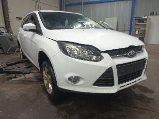 Ford Focus Focus 3 Wagon Combi 1.0 Ti-VCT EcoBoost 12V 125 (M1DA(Euro 5)) [92kW] =
 (02-2012/05-2018) picture 2