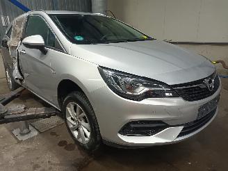 Opel Astra Astra K Sports Tourer Combi 1.2 Turbo 12V (F12SHT) [96kW]  (08-2019/12=
-2022) picture 2