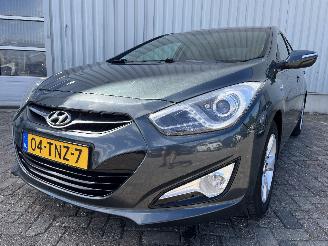damaged passenger cars Hyundai I-40 i40 (VFA) Sedan 1.6 GDI 16V (G4FD(Euro 4)) [99kW]  (03-2012/05-2019) 2012/3