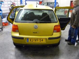 Volkswagen Golf iv (1j1) hatchback 1.6 (aeh)  (01-1998/03-1999) picture 3